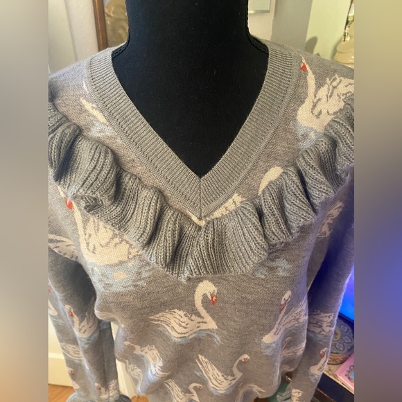 Stella McCartney V-Neck Ruffle Swan Sweater Gray - Size 38 - Picture 2 of 8